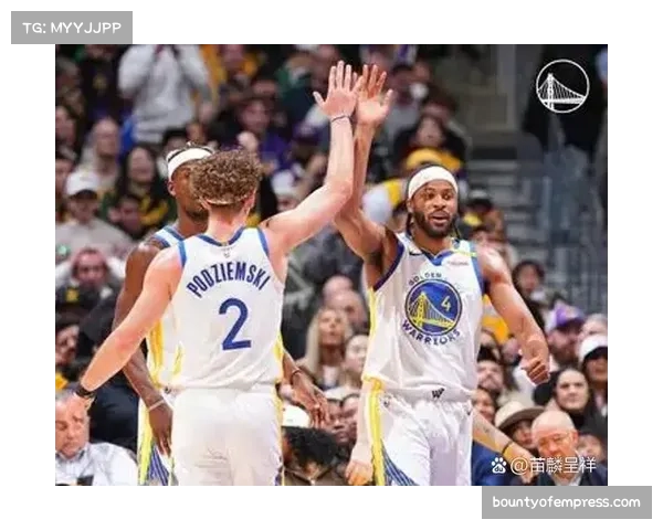 勇士波杰姆斯基全能表现 轮换阵容篮板助攻全面占优 勇士波杰姆斯基全能表现 轮换阵容篮板助攻全面占优